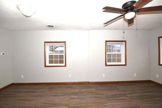 Building Photo - MIshawaka near Universities and shopping