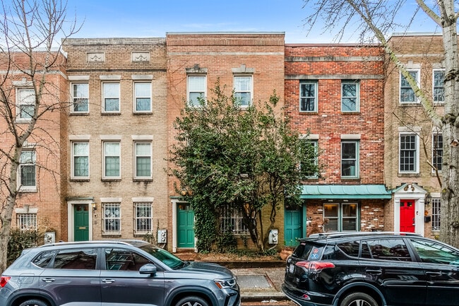 Building Photo - 1804 Swann St NW