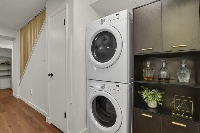 Building Photo - 7995 E Mississippi Ave