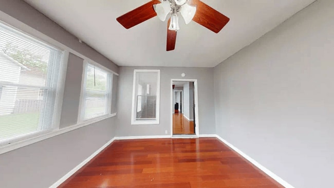 Building Photo - 308 S Beech St