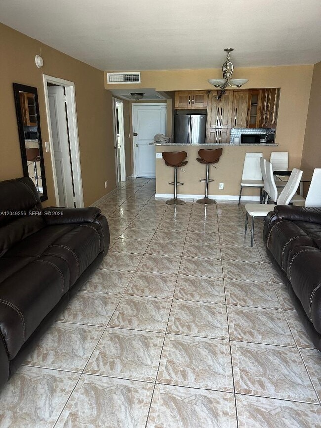 Building Photo - 2030 S Ocean Dr