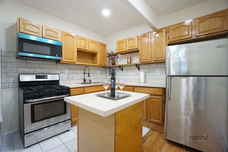 Building Photo - 310 Patchen Ave