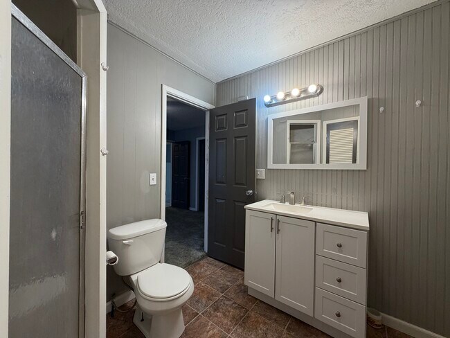 Building Photo - Westport Rd