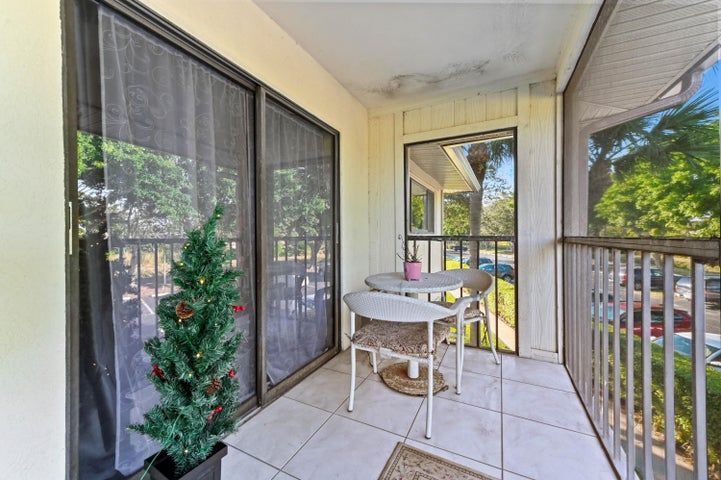 Building Photo - 15500 Lakes of Delray Blvd
