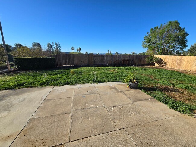 Building Photo - 14494 Cambridge St