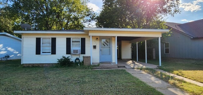 Primary Photo - 117 Austin St