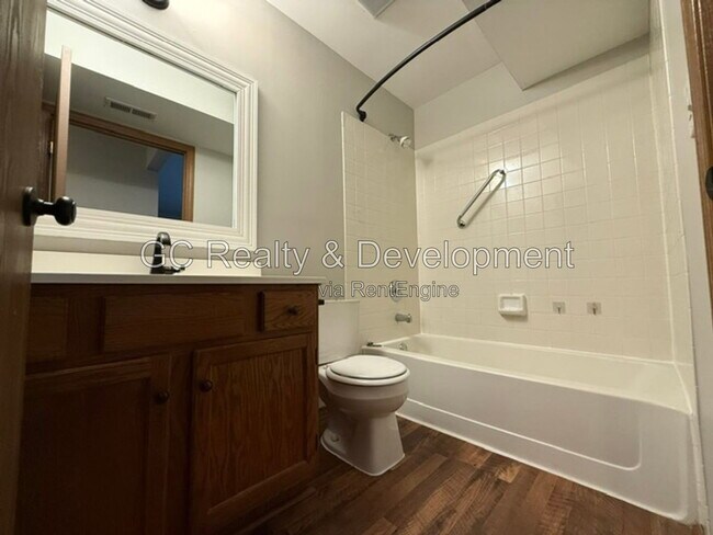 Building Photo - 2856 Heatherwood Dr