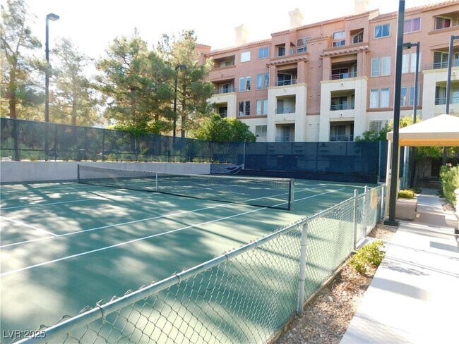 Building Photo - 260 E Flamingo Rd