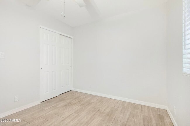 Building Photo - 1619 W Peoria Ave