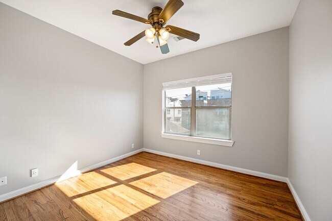 Building Photo - 1102 Patterson St