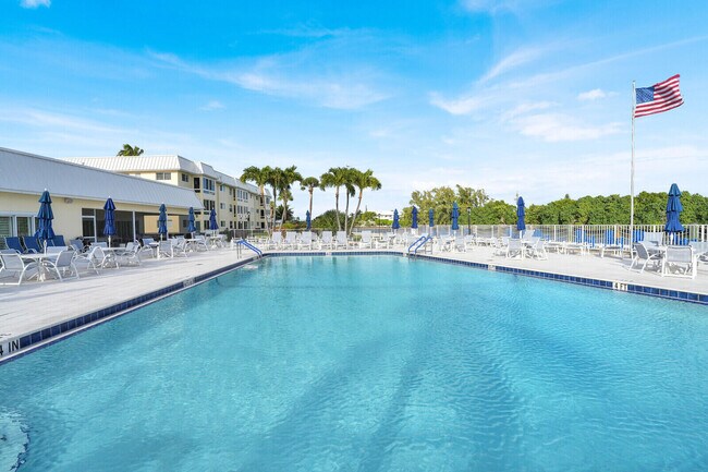 Building Photo - 32 Colonial Club Dr