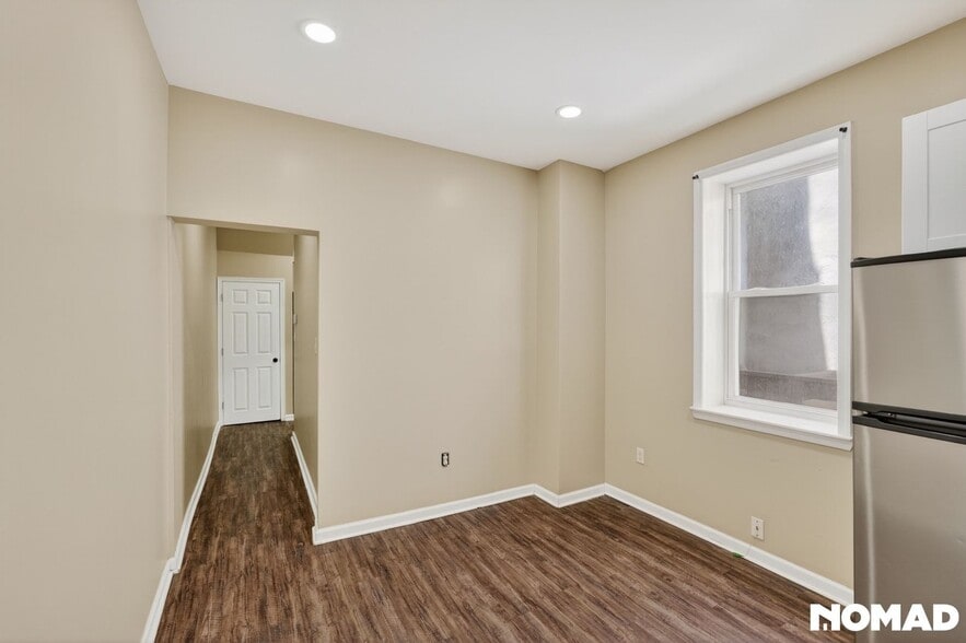 Building Photo - 1321 N 60th St