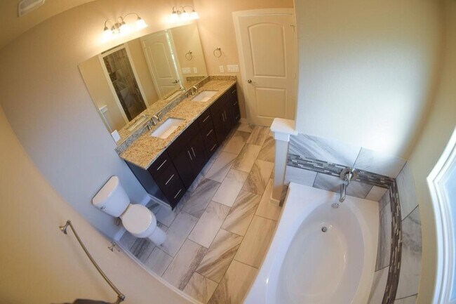 Building Photo - 3303 Elija St