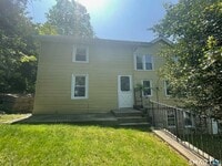 Building Photo - 42 Fisher Hill Rd