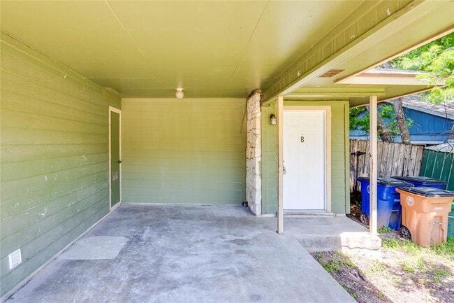 Building Photo - 5208 Bogey Ct