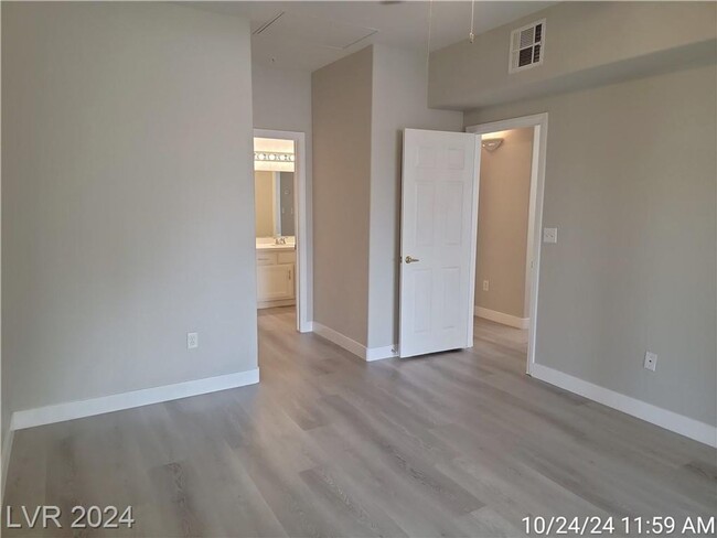 Building Photo - 3RD FLOOR UNIT LOCATED IN VISTANA GATED CO...