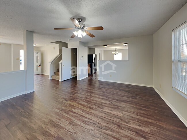 Building Photo - 1344 Ellington Dr