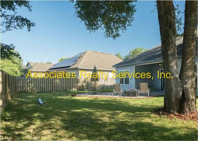 Building Photo - Longleaf corner lot home!  Look!!
