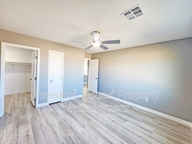 Building Photo - 831 Valiant Ave