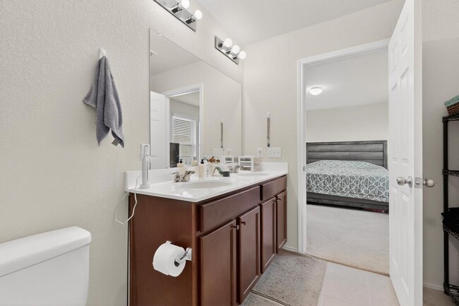 Building Photo - 262 Zuma Dr