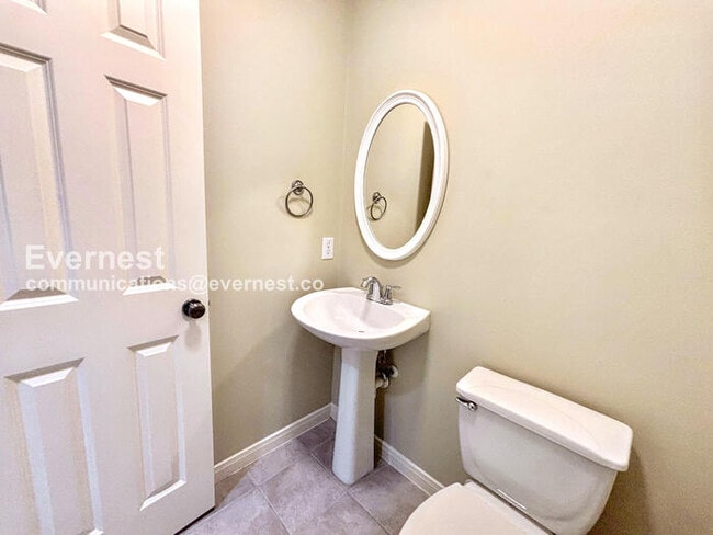 Building Photo - 2244 La Branch St