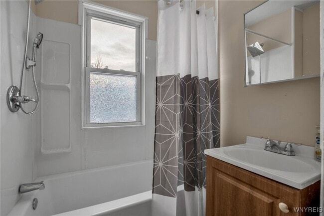 Building Photo - 395 Hampshire St