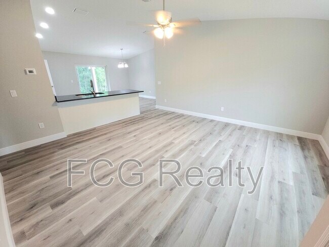 Building Photo - 7883 N Fieldstone Point