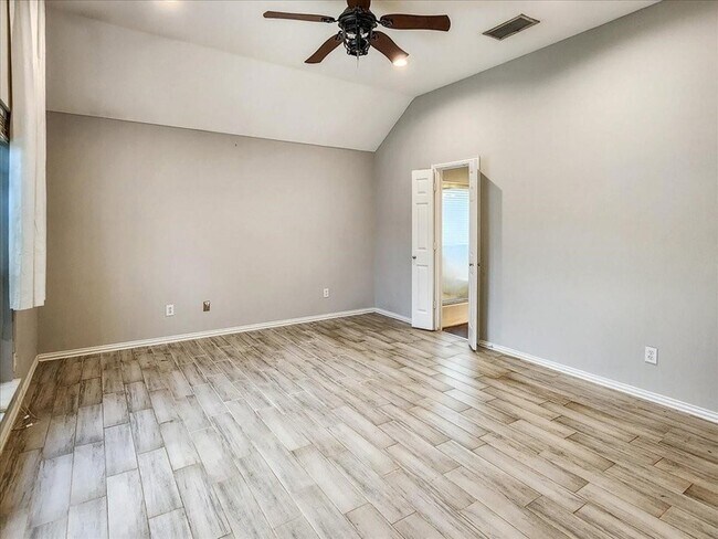 Building Photo - 1101 BreAnne Ct