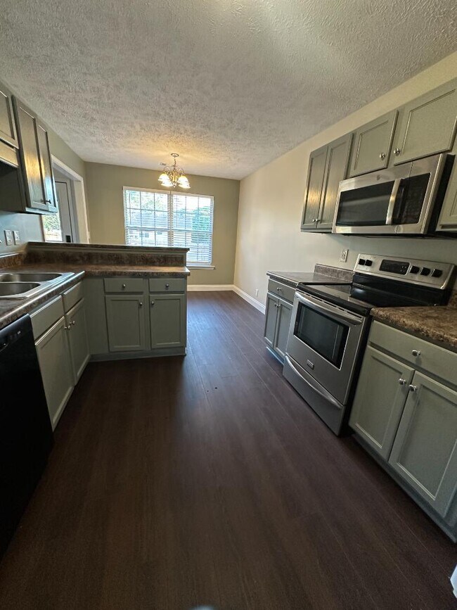 Building Photo - 1171 Catawba Way