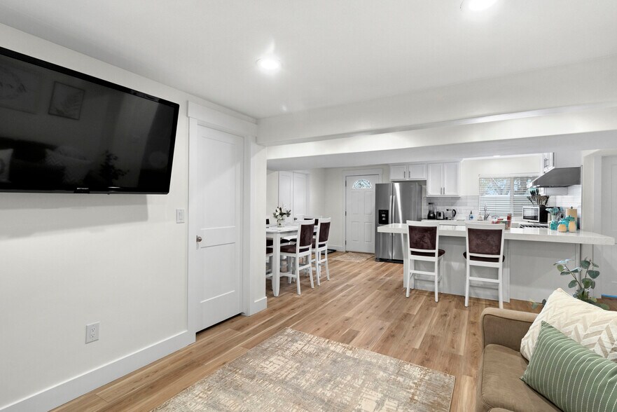 Building Photo - 10454 S Golden Willow Dr