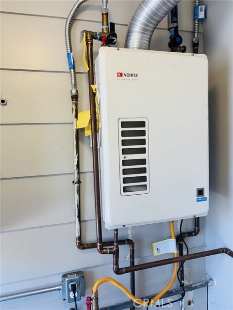 Building Photo - 8843 E Greenwood Ave