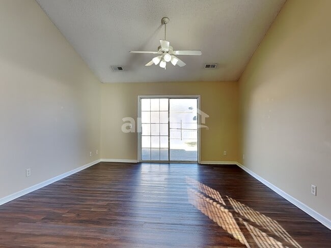 Building Photo - 5 Stemson Way