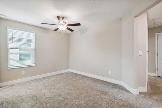 Building Photo - 9754 Little Bluestem Dr