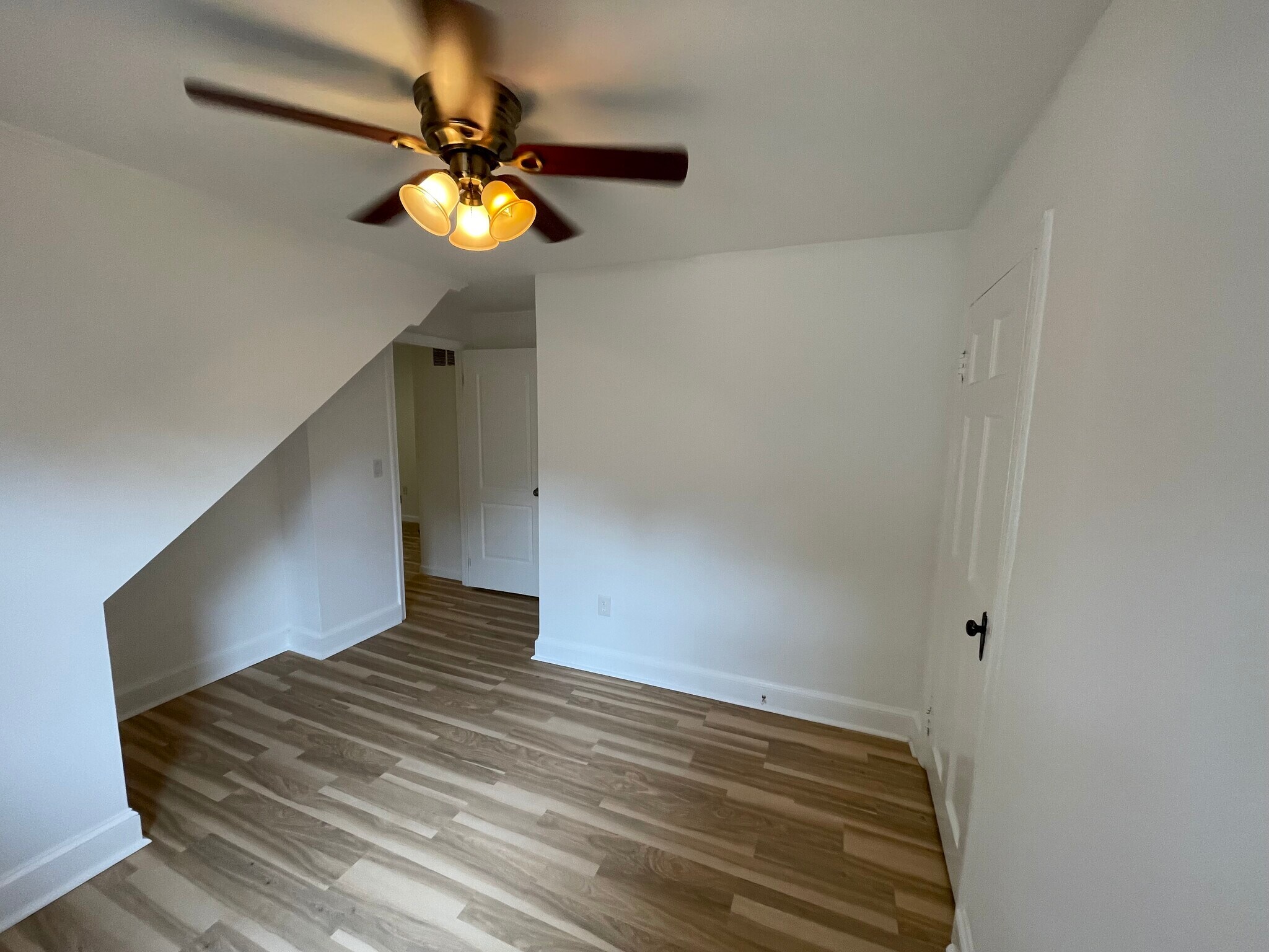 Building Photo - 43 Silopanna Rd