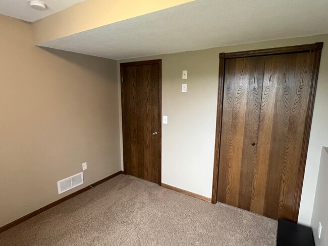 Building Photo - 5179 Castleview Dr NW
