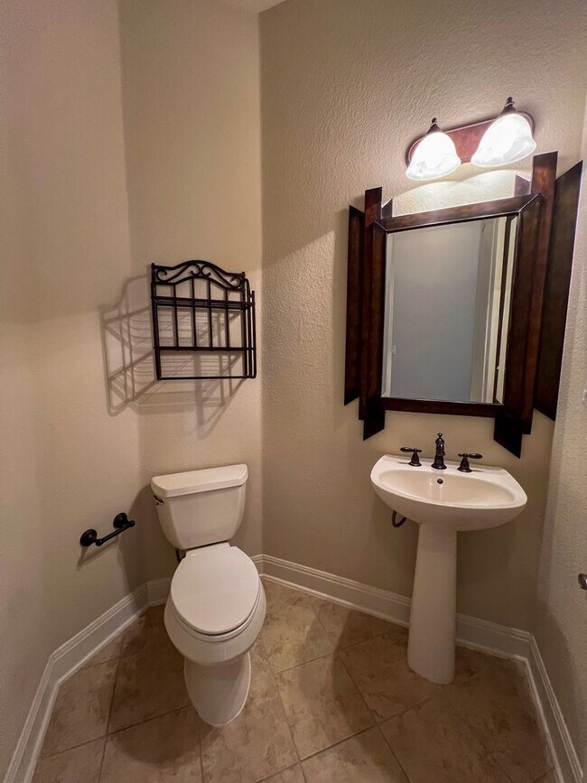 Building Photo - The Ridge at Alta Vista