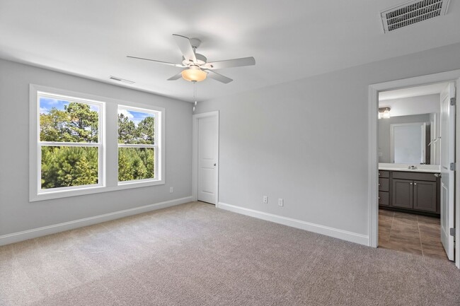 Building Photo - 416 Barrington Row Ave