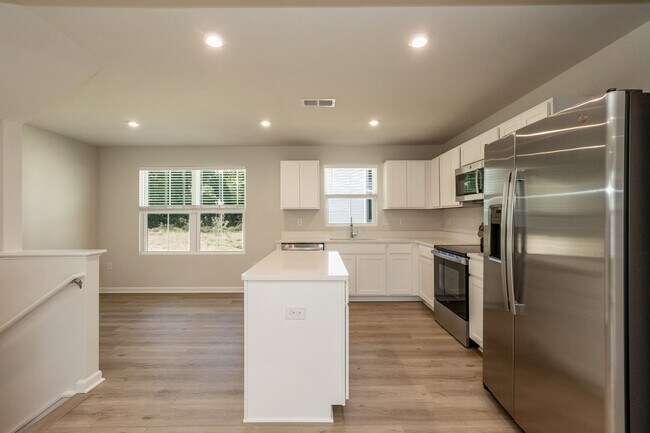 Building Photo - Brand New End-Unit Townhome in Raleigh