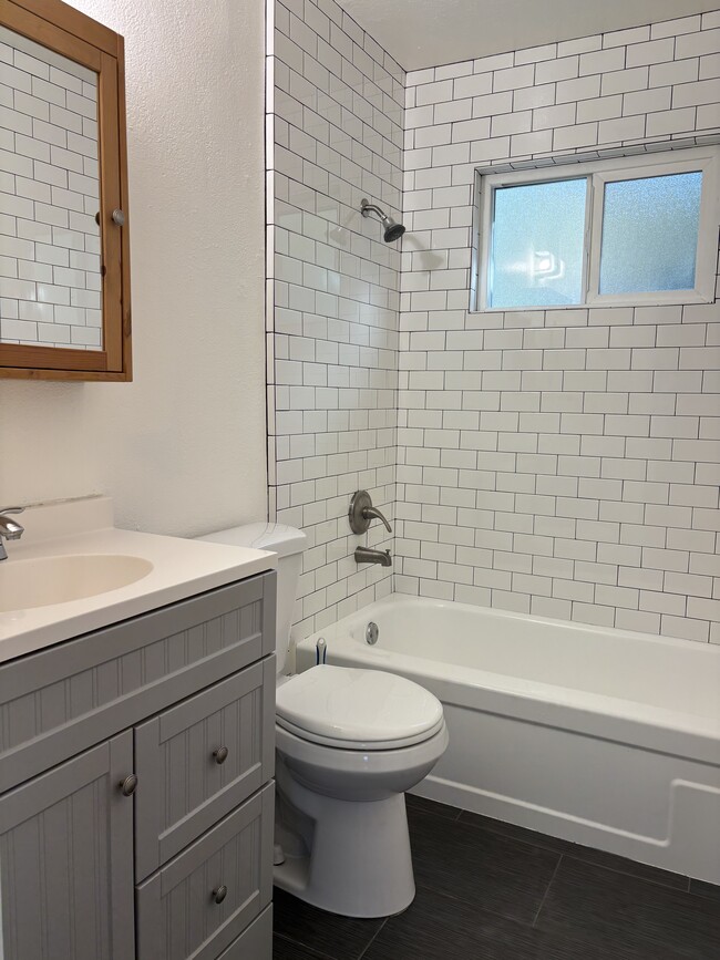 Building Photo - 3926 7th Ave