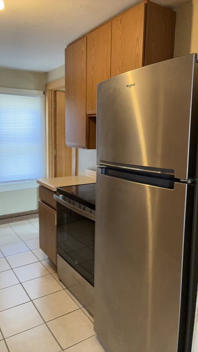 Building Photo - 3 Bed 1 Bath close to UWEC! Available June 1st