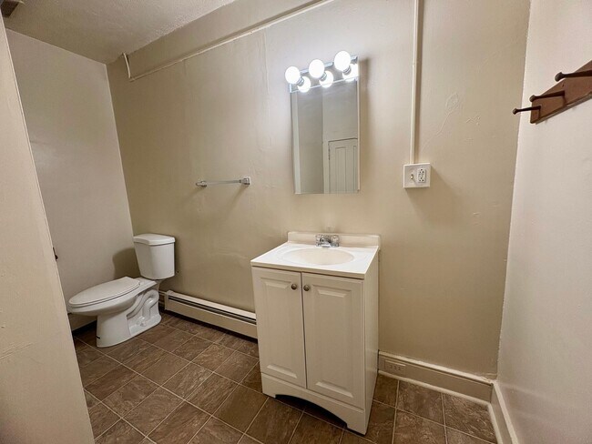 Building Photo - 539-541 S Market St