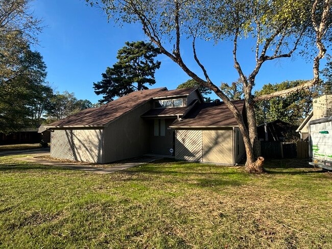Building Photo - 14218 High Point Dr