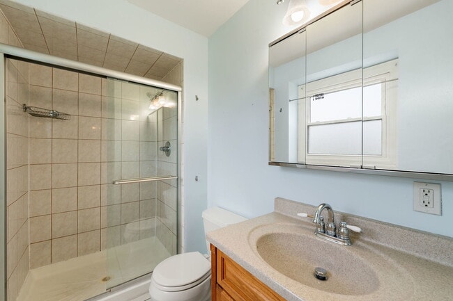 Building Photo - 1526 Carrol Ct