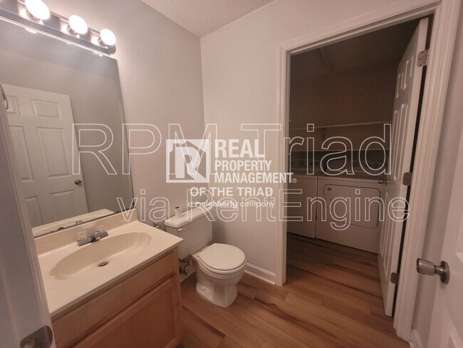 Building Photo - 1349 Brookwood Dr