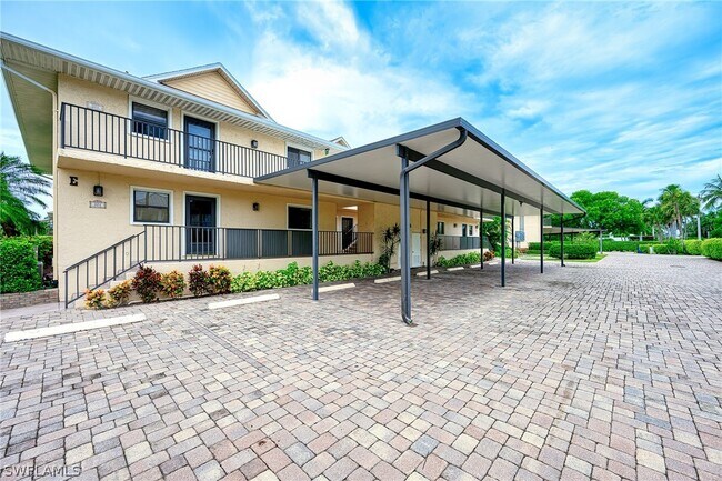 Building Photo - 1100 9th St S