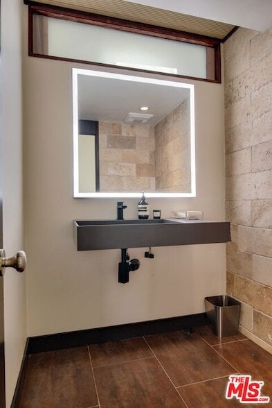 Building Photo - 9624 Yoakum Dr