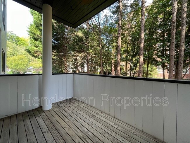 Building Photo - 501 Fenton Pl