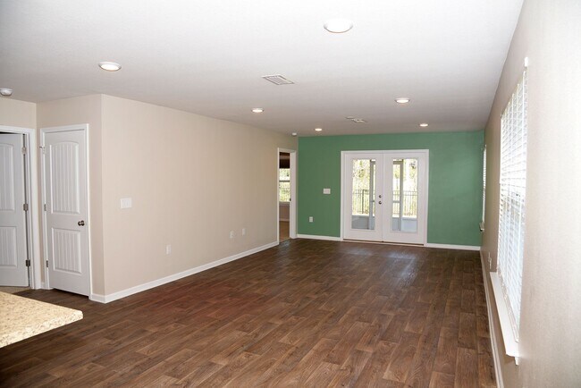 Building Photo - Highly desirable Hammock Bay home!