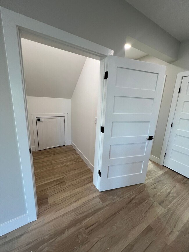 Building Photo - 2232 S 11th St