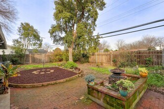 Building Photo - Beautiful Renovated 3/1 In Sacramento